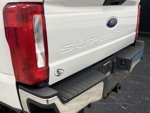 Used 2024 Ford F250 XLT image 32