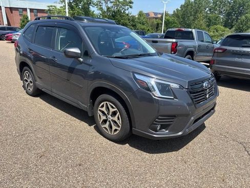 Certified 2024 Subaru Forester Premium AWD/4WD image 2