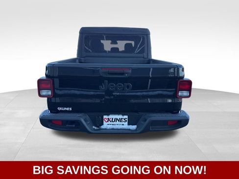 New 2025 Jeep Gladiator Sport image 9