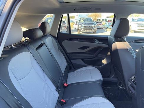 New 2026 Volkswagen Tiguan SE image 10