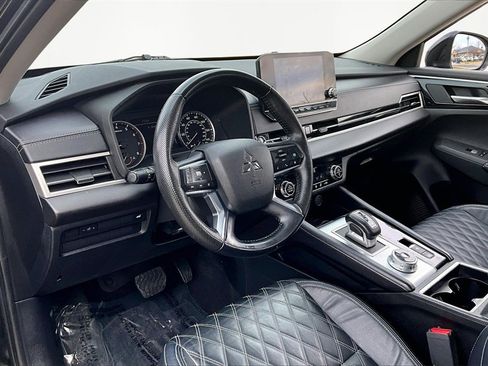 Used 2022 Mitsubishi Outlander SEL image 14