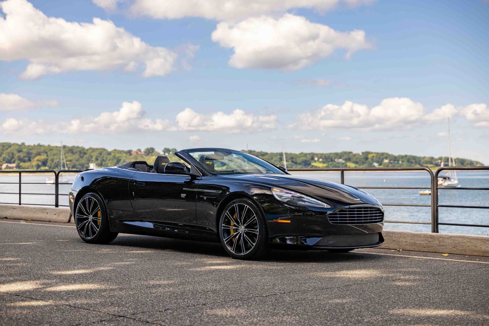 Used 2013 Aston Martin DB9 Volante RWD image 8