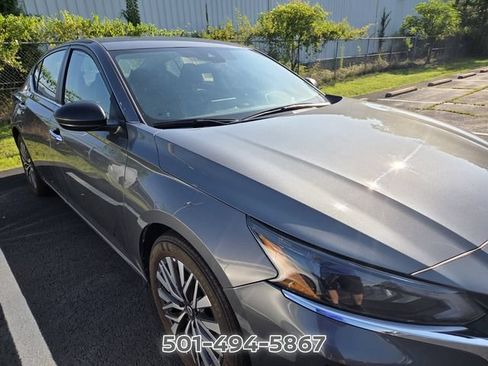 Used 2025 Nissan Altima 2.5 SV FWD image 4