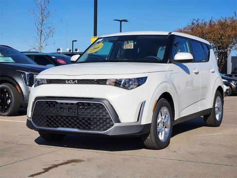 New 2025 Kia Soul LX image 2