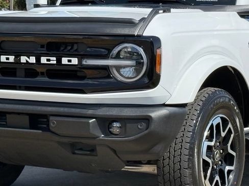 Used 2025 Ford Bronco Outer Banks AWD/4WD image 11