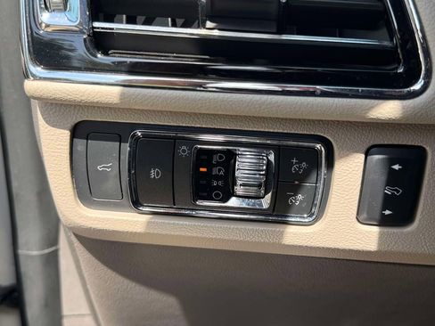 Used 2023 Lincoln Navigator Reserve AWD/4WD image 31