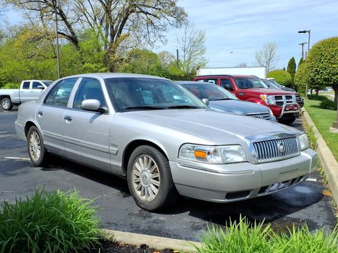 Used 2010 Mercury Grand Marquis LS RWD image 2