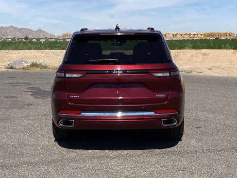 Used 2023 Jeep Grand Cherokee Overland image 4