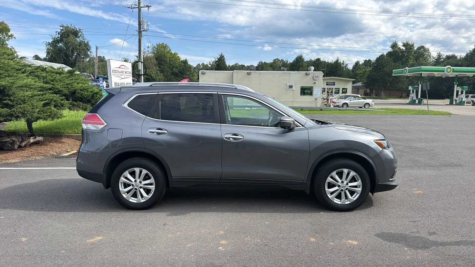 Used 2014 Nissan Rogue SV w/ SV Premium Package AWD/4WD image 8
