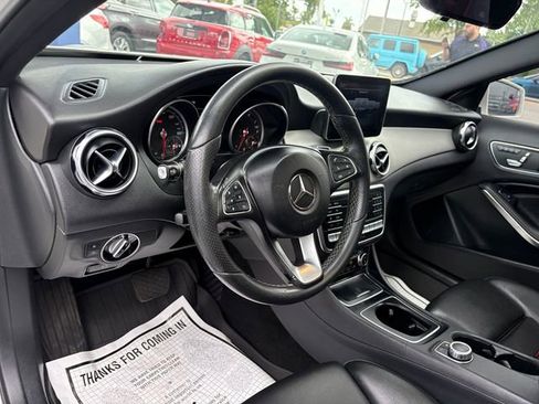 Used 2018 Mercedes-Benz GLA 250 4MATIC w/ Premium Package image 24