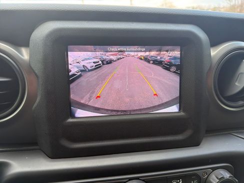 Used 2023 Jeep Wrangler Sport S image 22