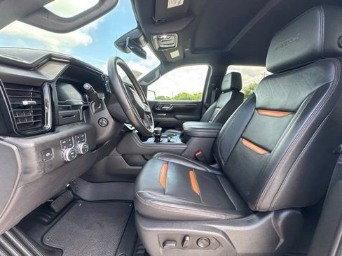 Used 2025 GMC Sierra 1500 AT4 AWD/4WD image 2
