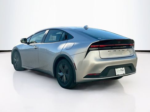 Used 2024 Toyota Prius LE image 5