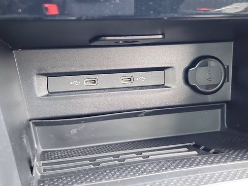 New 2025 Volkswagen Taos SEL AWD/4WD image 11