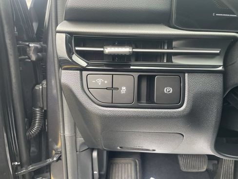 Used 2026 Kia Sportage LX FWD image 21