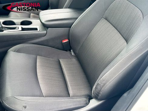 Used 2025 Nissan Altima 2.5 SV FWD image 25