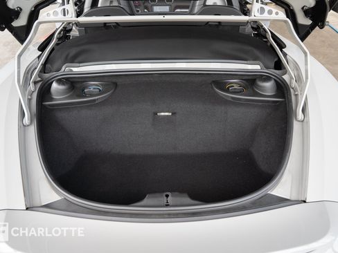 Used 2021 Porsche 718 Boxster Spyder RWD image 38