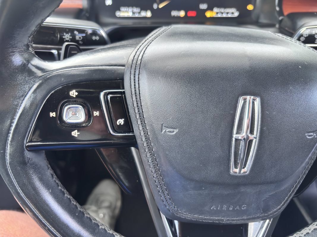 Used 2020 Lincoln Aviator Reserve RWD image 28