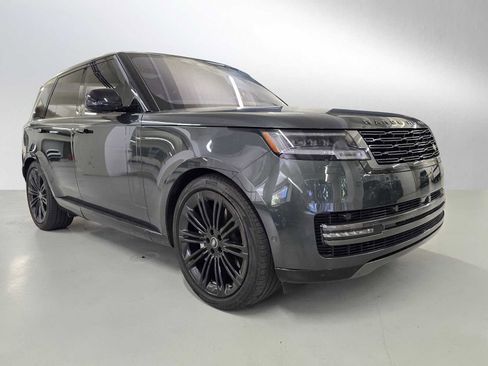 Used 2023 Land Rover Range Rover SE AWD/4WD image 7