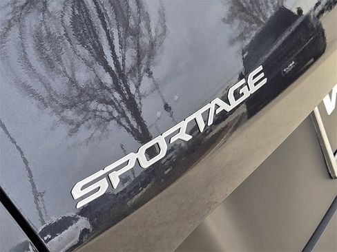 New 2026 Kia Sportage LX image 7