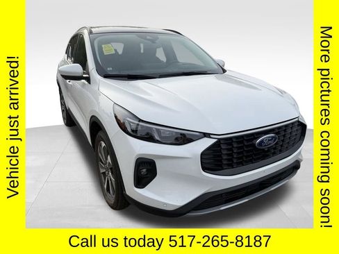 Used 2024 Ford Escape Platinum w/ Premium Technology Package AWD/4WD image 1