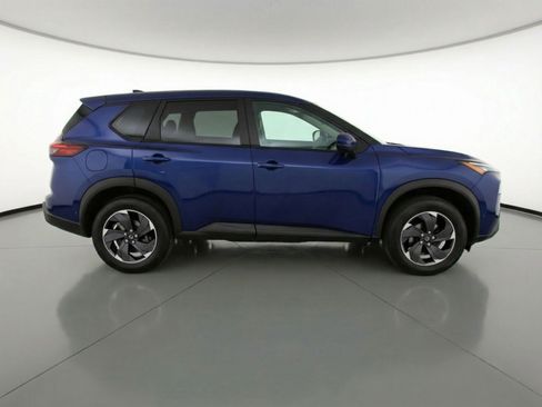 Used 2025 Nissan Rogue SV FWD image 11