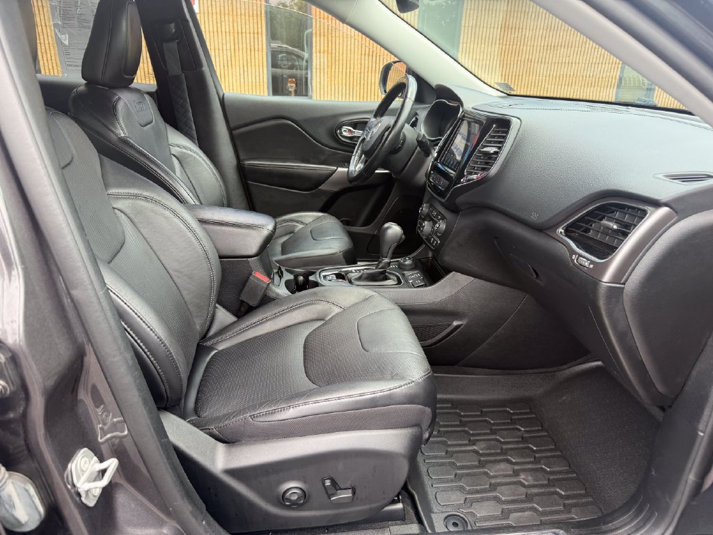 Used 2021 Jeep Cherokee Limited AWD/4WD image 24