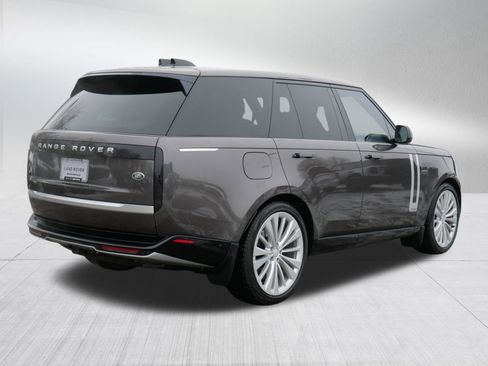 Used 2023 Land Rover Range Rover First Edition image 5