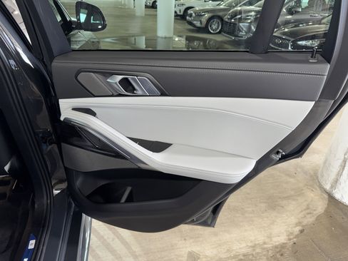 New 2026 BMW X6 xDrive40i w/ Climate Comfort Package image 10