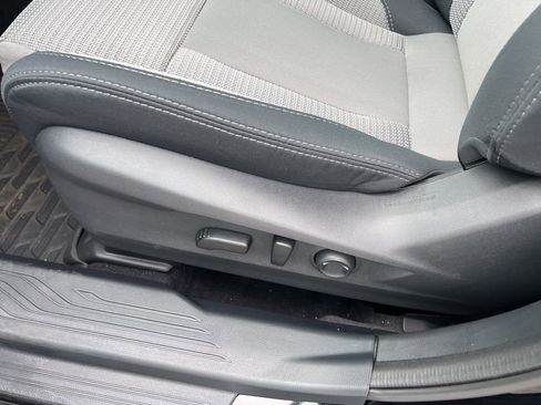 Used 2025 Subaru Outback Premium w/ Popular Package #1A image 11