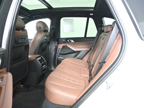 Used 2020 BMW X5 xDrive40i w/ M Sport Package AWD/4WD image 18