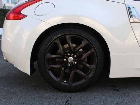 Used 2014 Nissan 370Z Touring image 5