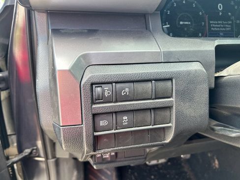 Used 2024 Toyota Tacoma TRD Sport AWD/4WD image 15