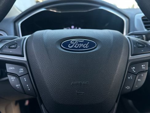 Used 2020 Ford Fusion SE image 26