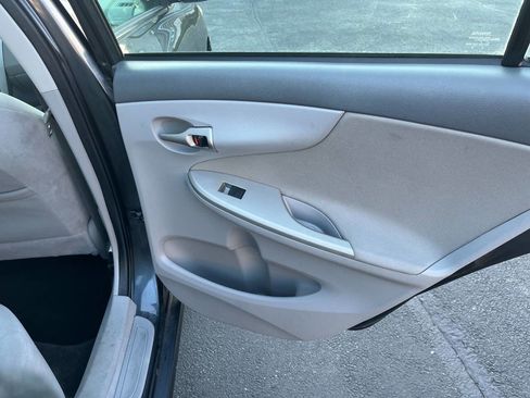 Used 2010 Toyota Corolla LE image 19