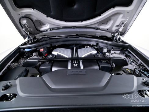 New 2026 Rolls-Royce Cullinan image 38