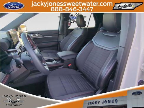 Certified 2025 Ford Explorer ST-Line w/ Premium Package image 11