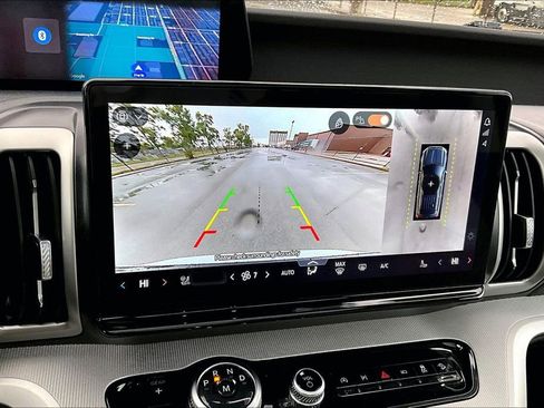 Certified 2025 Ford Expedition Active AWD/4WD image 20