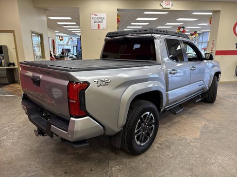 Used 2024 Toyota Tacoma TRD Sport w/ TRD Sport Premium Package image 10
