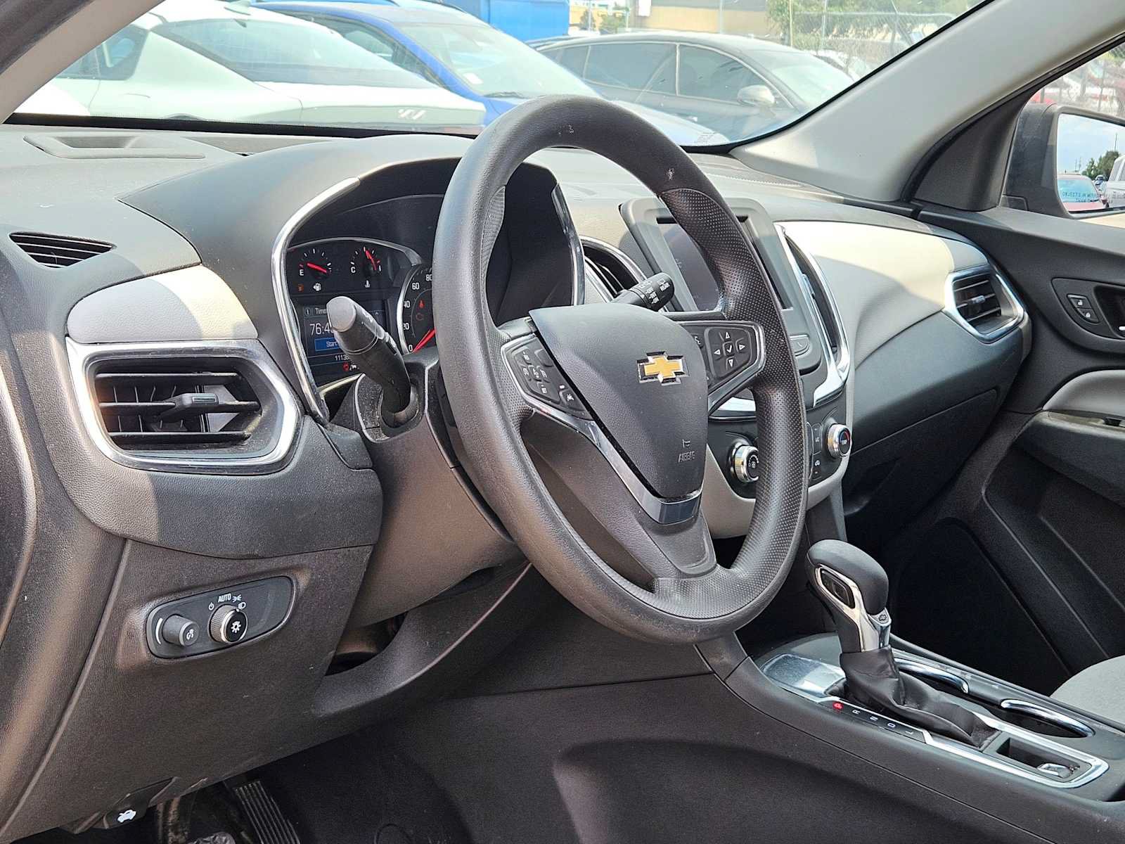 Used 2022 Chevrolet Equinox LS w/ LS Convenience Package FWD image 2