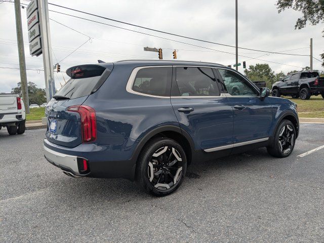 Used 2024 Kia Telluride S w/ S Sunroof Package FWD image 5