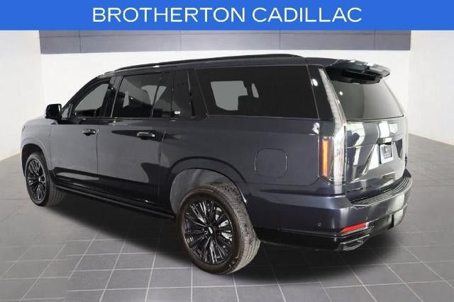 Certified 2025 Cadillac Escalade ESV Sport w/ LPO, ONYX Package AWD/4WD image 4