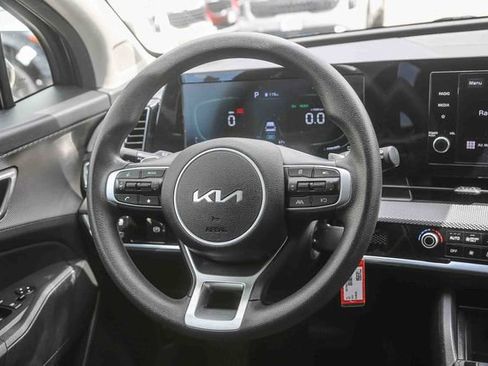 Used 2023 Kia Sportage LX AWD/4WD image 16