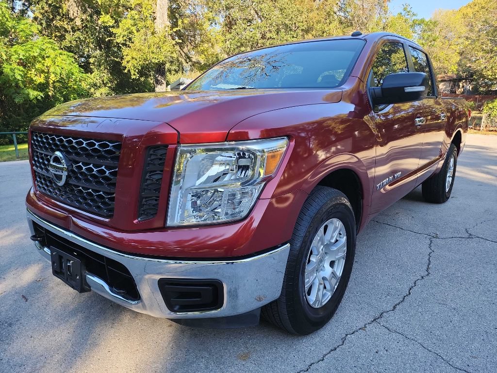 Used 2019 Nissan Titan SV AWD/4WD image 3