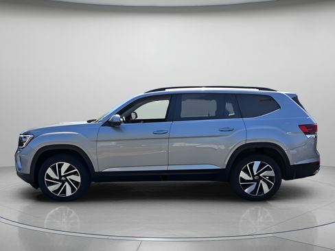 Certified 2025 Volkswagen Atlas SE FWD image 2