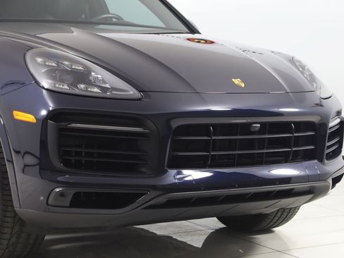 Used 2022 Porsche Cayenne Platinum Edition w/ Premium Package Plus AWD/4WD image 47