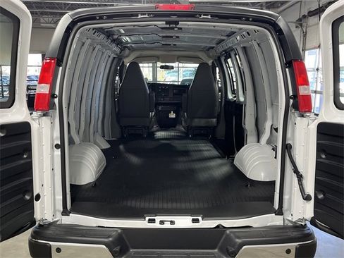 New 2025 Chevrolet Express 2500 w/ Enhanced Convenience Package image 25