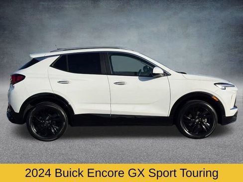 Used 2024 Buick Encore GX Sport Touring image 2