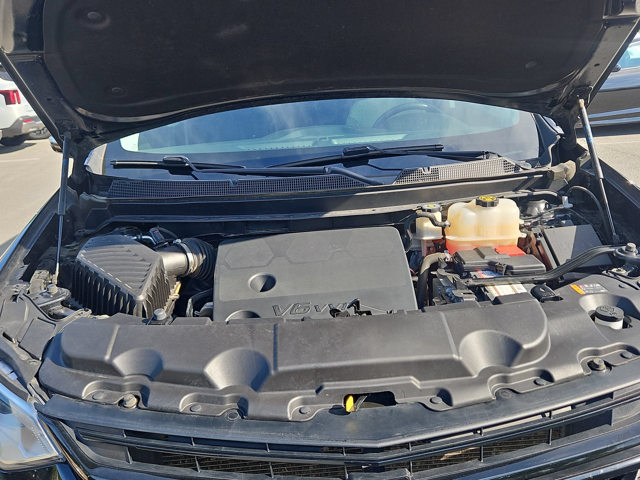 Used 2020 Chevrolet Traverse LT FWD image 19
