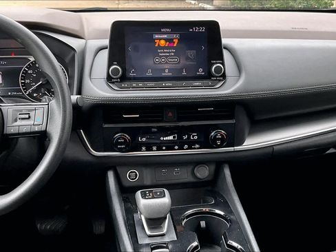 Used 2023 Nissan Rogue SV image 6